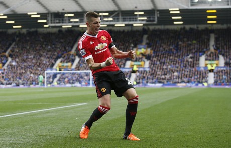 Schneiderlin Tak Butuh Puja-puji