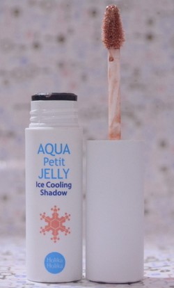 Product Review: Eyeshadow Cair dengan Sensasi Dingin dari Holika-Holika