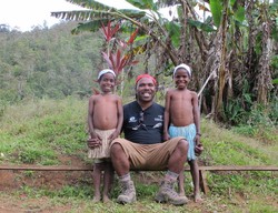 Orang Papua Pertama yang Menjual Puncak Carstensz