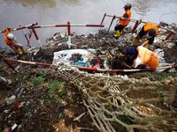 Kali Ciliwung Dibersihkan