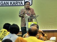 Menkeu Bicara APBN 2016 di Kantor Golkar