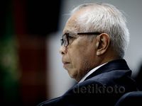 OC Kaligis Diperiksa Sebagai Terdakwa