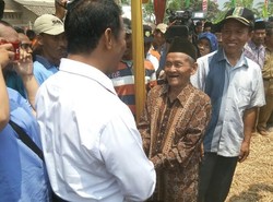 Blusukan ke Lampung, Mentan Amran Bertemu Petani Usia 90 Tahun