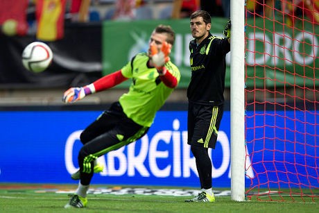 Del Bosque: Tak Mudah Bagi De Gea Menyamai Prestasi Casillas