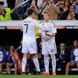 Odegaard Dapat Banyak Tips Bermain dari Ronaldo