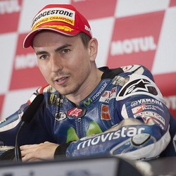 Lorenzo: Rossi Gagal Juara karena Kesalahan di Sepang