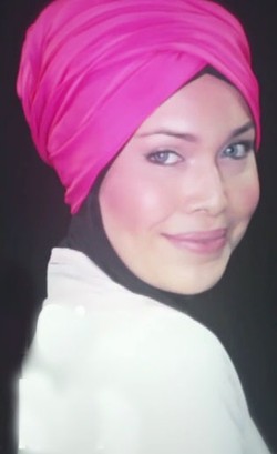Tutorial Hijab Turban Tanpa Jarum yang Cocok Dipakai untuk Renang
