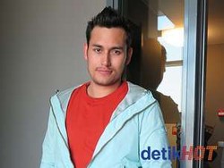 Arifin Putra Rasakan Kerja di Restoran dalam Negeri Van Oranje