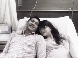 Selamat! Donita dan Adi Nugroho Dikaruniai Bayi Laki-laki