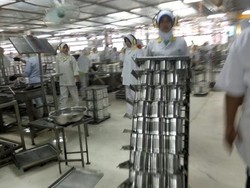 Mengintip Pabrik Olahan Nanas Modern di Lampung