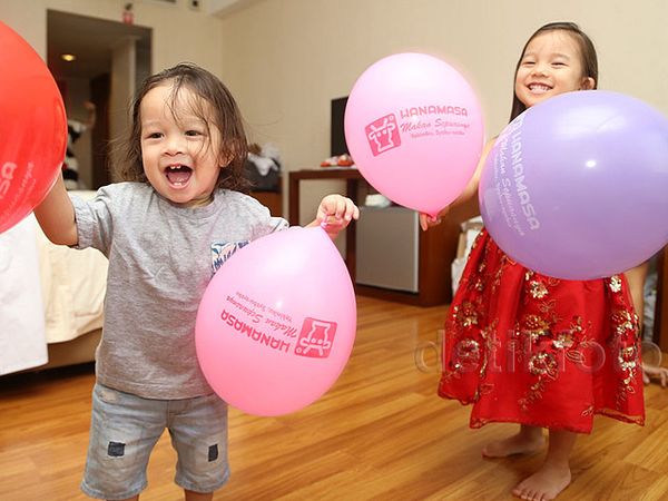 Aww, Lucunya Anak Jennifer dan Irfan Bachdim!
