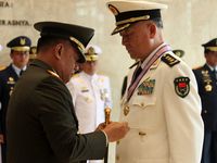 KSAL China Terima Bintang Jalasena Utama