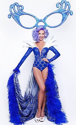 Kacamata Raksasa Hingga Bajaj, 8 Kostum Terunik di Kontes Kecantikan