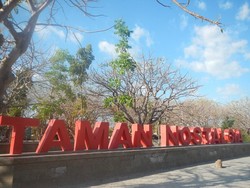 Bernostalgia Sore Hari di Taman Nostalgia, Kupang