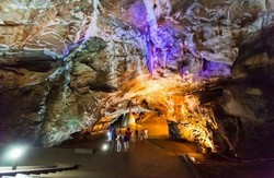 Gua Ratusan Juta Tahun yang Menakjubkan di Korea Utara