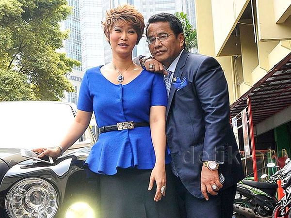 Inul Daratista dan Hotman Paris Lengket Banget