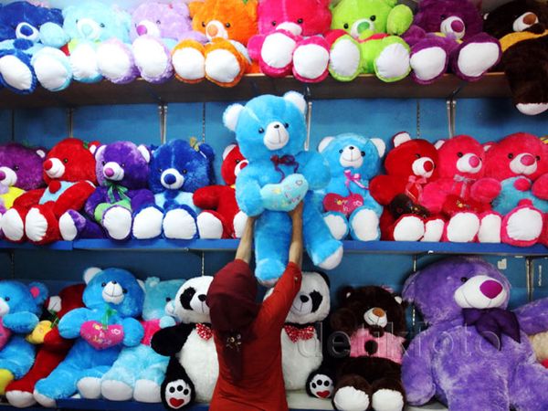 Melihat Pembuatan Boneka di Hayashi Toy Smart