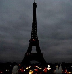 #PrayforParis, Kota Mode Berduka