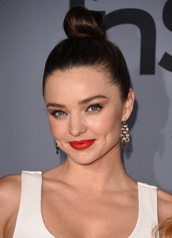 Miranda Kerr Ungkap Rahasia Tubuh Indah, Strawberry Hingga Meditasi