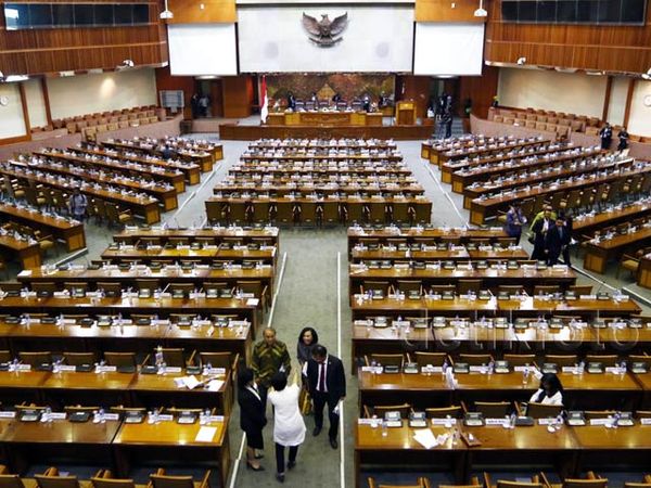 245 Anggota DPR Absen Saat Paripurna