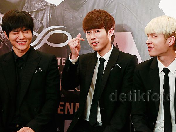 Nggak Bisa Move On! Ini Foto-foto Jumpa Pers Infinite di Jakarta
