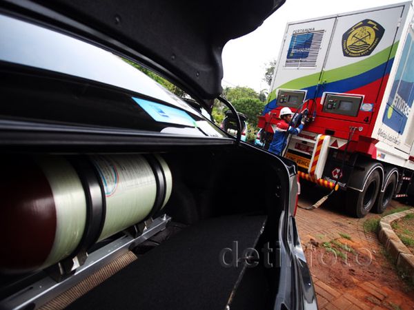 Pertamina Resmikan SPBG 'Berjalan' di Lapangan Banteng