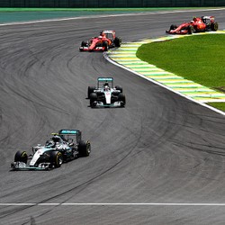 Juara di Interlagos, Rosberg Kunci Posisi Runner-up