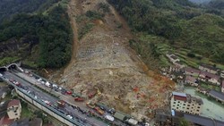 Longsor di Zhejiang China, 25 Orang Meninggal