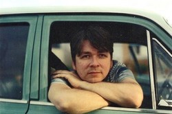 Sopir Taksi Muslim Meneteskan Air Mata Saat Berbicara dengan Seorang Musisi