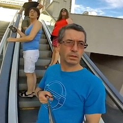 Gaptek, Ayah Ini Rekam Perjalanan dalam Mode Selfie