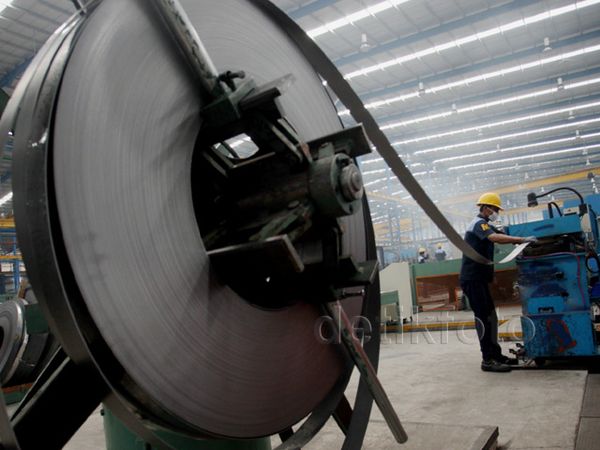 Melihat Pembuatan Pipa Baja di Pabrik Spindo