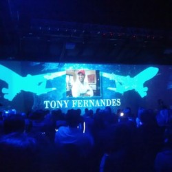 Rahasia Tony Fernandes: Berawal dari Mimpi, Kini Terbangkan 200 Pesawat