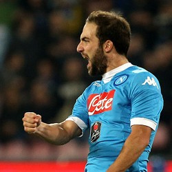 Dihubungkan dengan Chelsea, Agen: Higuain Takkan Kemana-mana