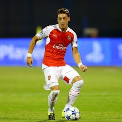 Tampil Oke, Oezil Dimudahkan Arsenal yang Sudah Lebih Matang