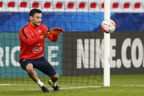 Lloris: Prancis Hadapi Inggris untuk Negara dan Para Korban Teror