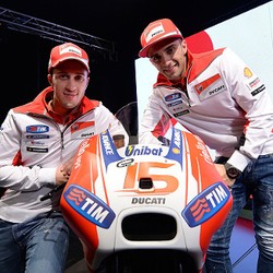 Musim 2015 Puaskan Dovizioso dan Iannone, Antisipasi 2016 yang Lebih Sengit