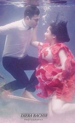 Setelah Foto Raffi-Gigi, Diera Bachir Ketagihan Buat Foto Hamil Underwater