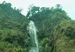 Menikmati Curug Citambur Langsung dari Mata Airnya