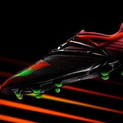 Sepatu Baru Menanti Messi di El Clasico