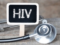 Tak Hanya Charlie Sheen, Berikut Selebriti Dunia yang Positif HIV