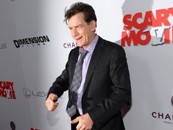 Charlie Sheen Positif HIV, Tidak Mengidap AIDS