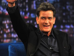 Charlie Sheen, dari Masa Lalu Bermasalah Hingga Idap HIV