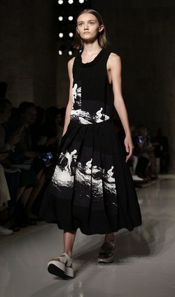 Victoria Beckham Jawab Kritikan Soal Pakai Model Terlalu Kurus di Show