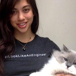 Bernama Isis, Gadis Cantik Ini Diblokir Facebook