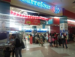 Carrefour Tawarkan Promo Baju Tidur, Pembersih Rumah, dan Sofa