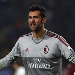 Diego Lopez Takkan Pergi dari Milan