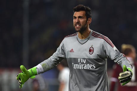 Diego Lopez Takkan Pergi dari Milan