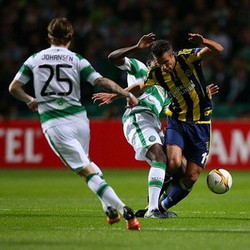 Fenerbahce Bantah Van Persie Akan Pergi