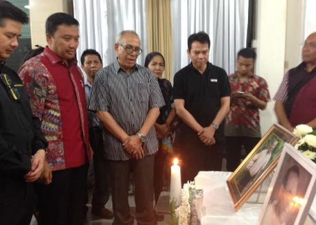 Melayat, Menpora Akan Beri Penghargaan Khusus untuk Sinyo Aliandoe