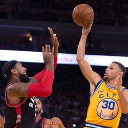 Warriors Menang Lagi, Makin Dekat ke Rekor